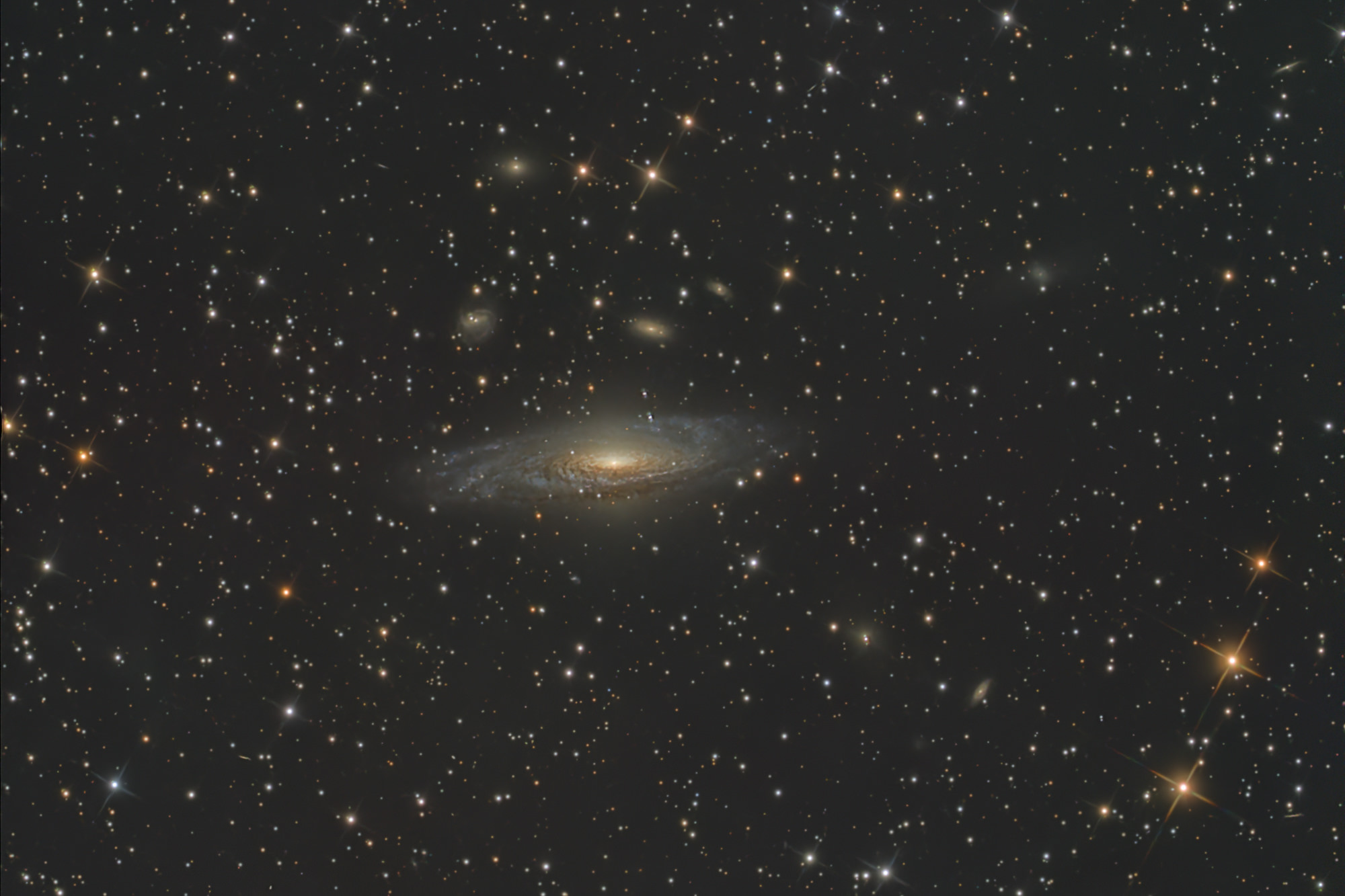 NGC 7331 ist eine Spiralgalaxie im Sternbild Pegasus am Nordsternhimmel. Das Objekt wurde am 6. September 1784 von dem deutsch-britischen Astronomen Wilhelm Herschel entdeckt.